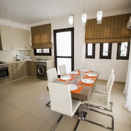 Villa Golden 2 *